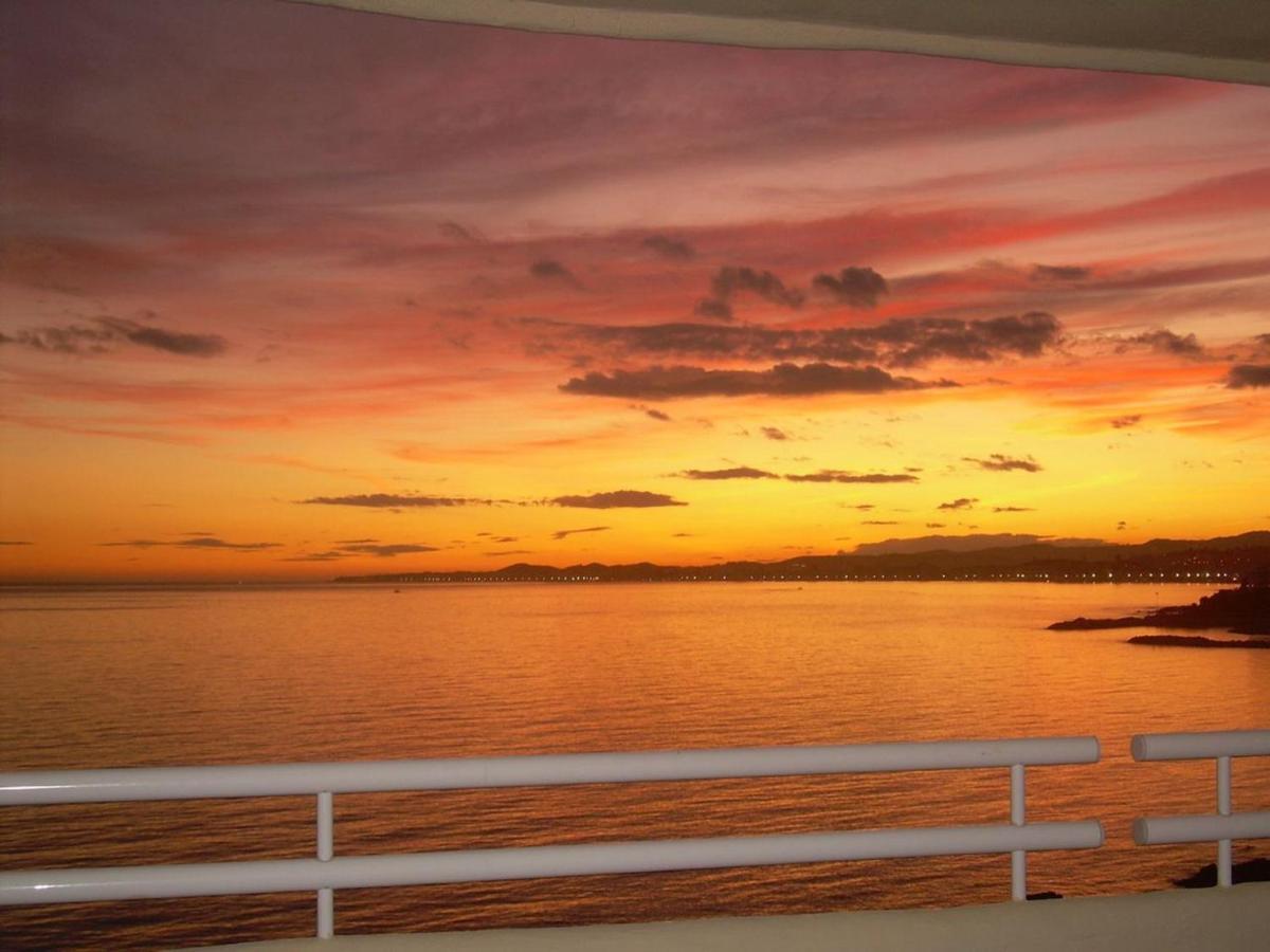 Holidays2Benalmadena Torrequebrada Sea View Front Beach With Pool Parking & Terraces ภายนอก รูปภาพ
